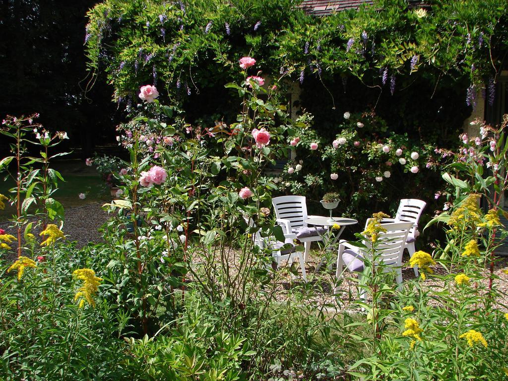 Bed and Breakfast Logis De La Paqueraie Saint-Branchs Экстерьер фото